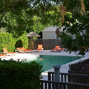 https://camping-les-fouguieres.fr-provencehotel.com